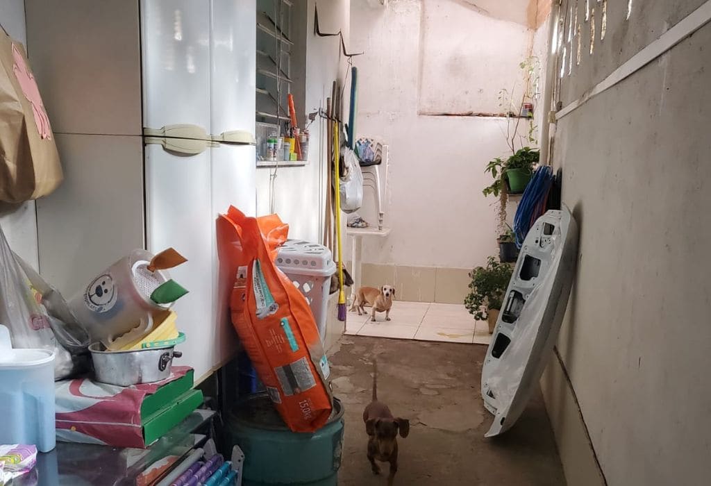 CASA INDEPENDENTE NA TAQUARA COM 2 QUARTOS QUINTAL E GARAGEM