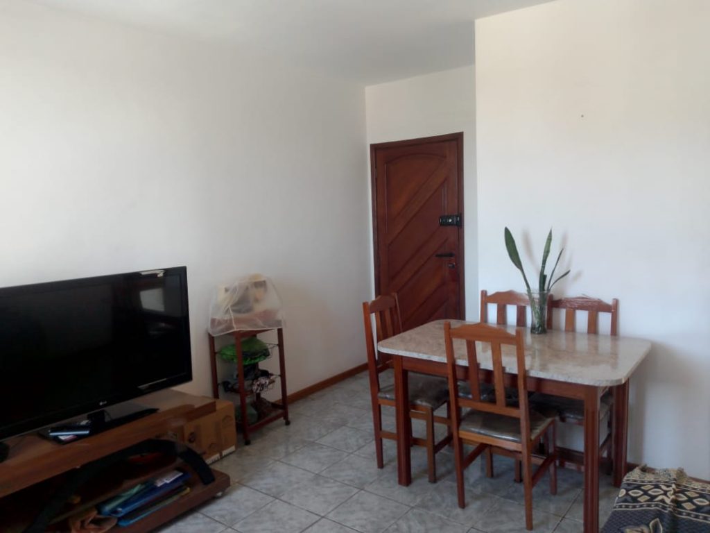 Apartamento Para Venda em Cascadura 2 Quartos Juntinho a Praça