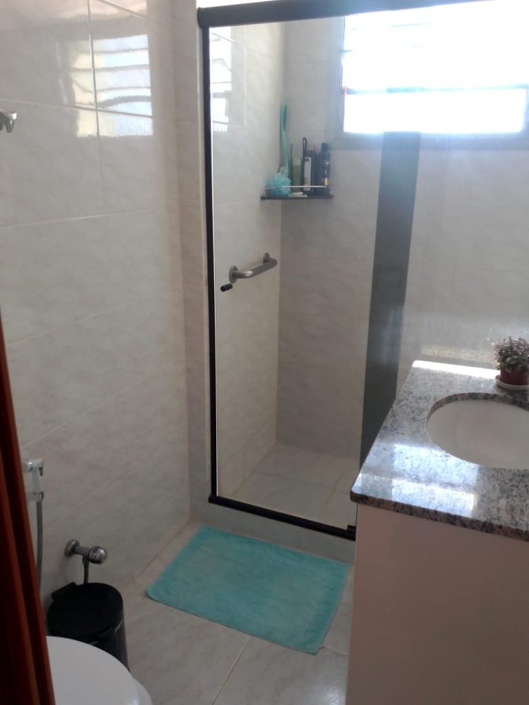 Apartamento Para Venda em Cascadura 2 Quartos Juntinho a Praça