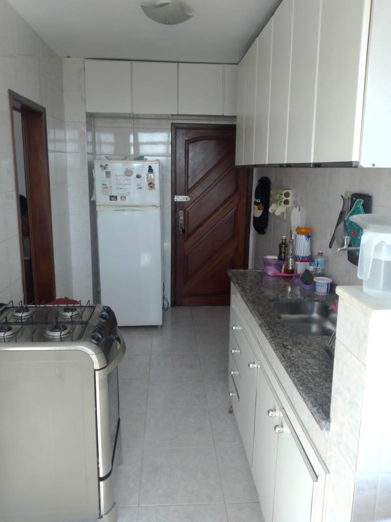 Apartamento Para Venda em Cascadura 2 Quartos Juntinho a Praça