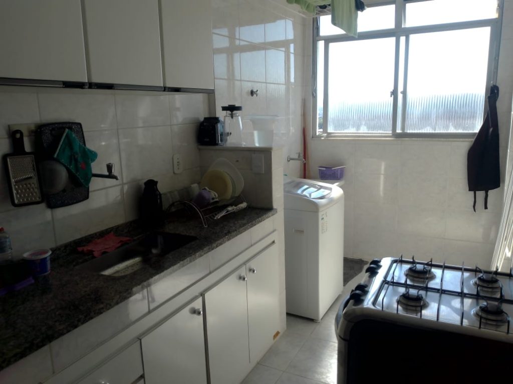 Apartamento Para Venda em Cascadura 2 Quartos Juntinho a Praça