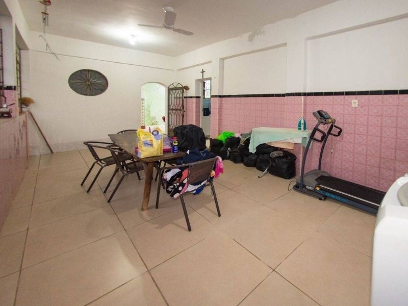 Freguesia Jacarepaguá Casa Linear Com 4 Quartos, Piscina, Quintal e 4 Vagas de Garagem