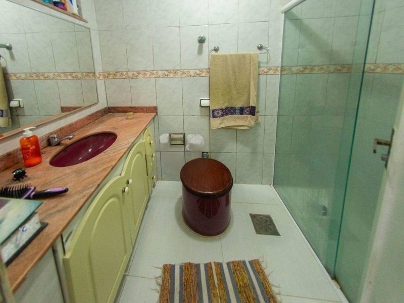 Freguesia Jacarepaguá Casa Linear Com 4 Quartos, Piscina, Quintal e 4 Vagas de Garagem