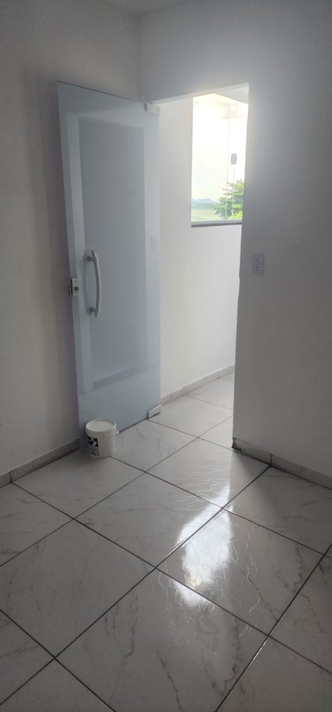 Apartamento Para Venda em Marechal Hermes 1 Quarto Com Varanda Prox. Rua Marina