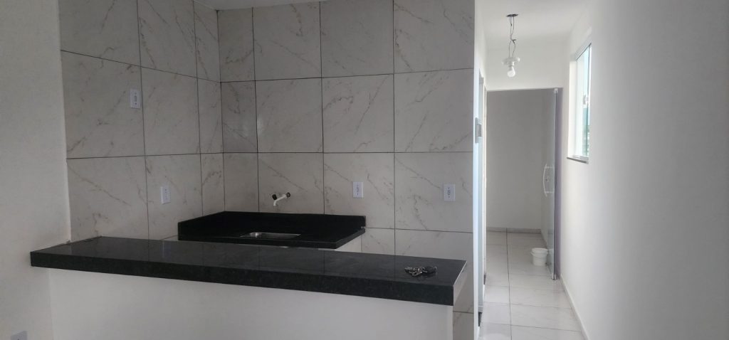 Apartamento Para Venda em Marechal Hermes 1 Quarto Com Varanda Prox. Rua Marina