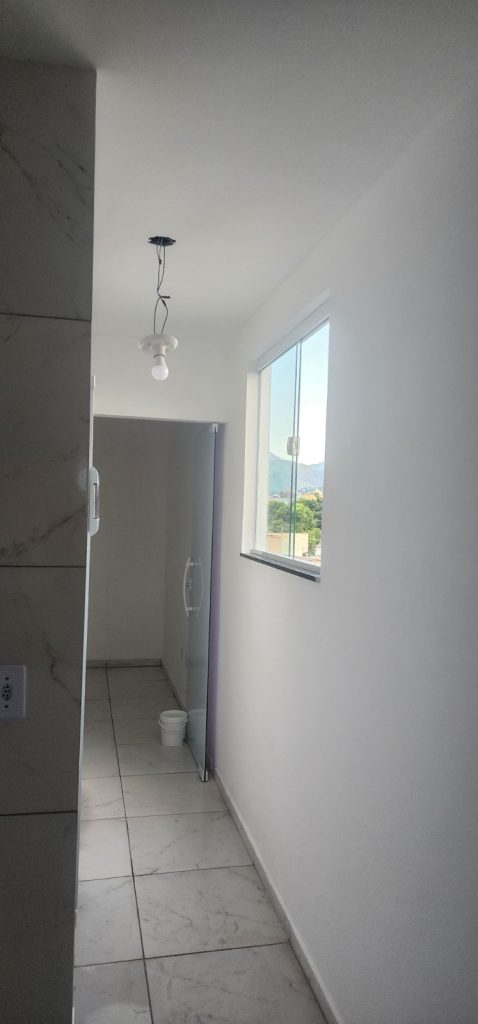 Apartamento Para Venda em Marechal Hermes 1 Quarto Com Varanda Prox. Rua Marina