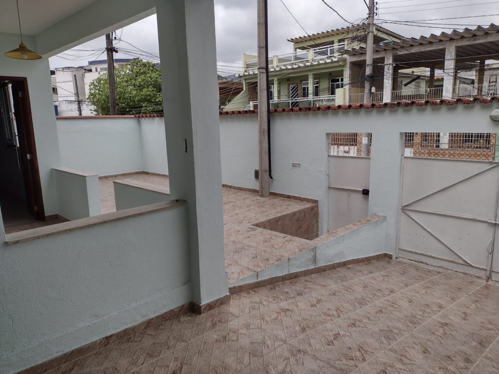 Casa Para Venda em Madureira 2 Quartos Com Dependência Próximo a Faetec