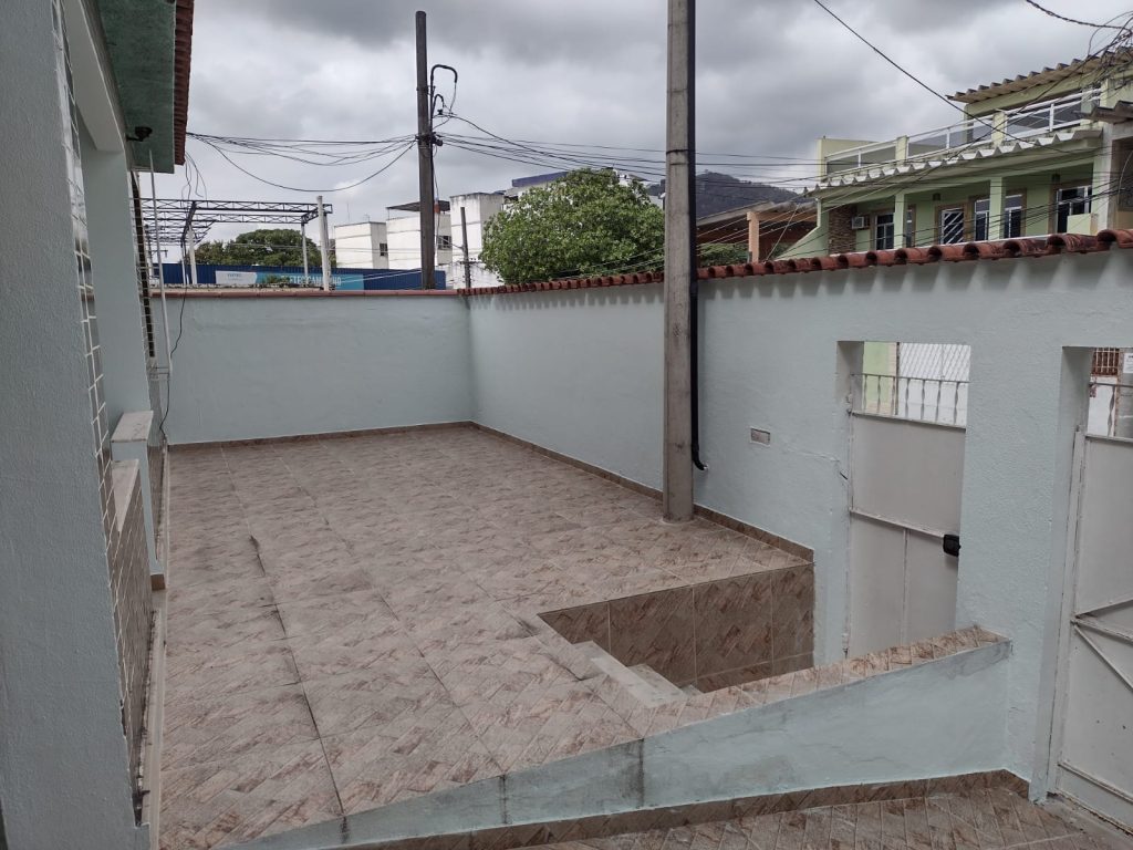 Casa Para Venda em Madureira 2 Quartos Com Dependência Próximo a Faetec