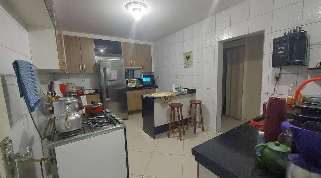 Casa Para Venda Vila Valqueire Com 226m², 3 Quartos, Suíte, 2 Varandas, Quintal e 3 Vagas