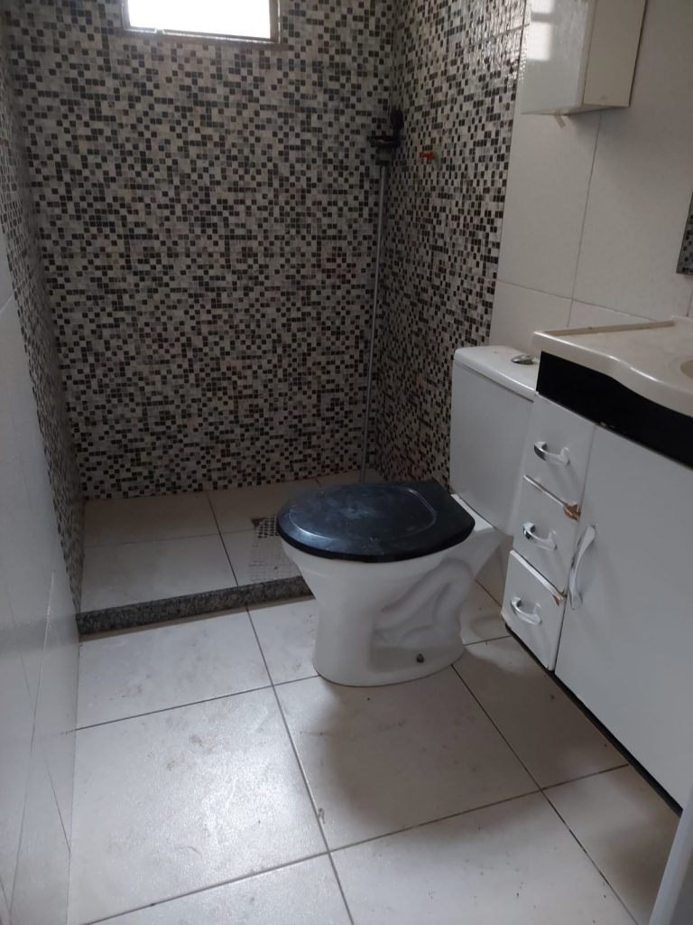 Casa Para Venda em Guadalupe 1 Quarto Rua do Colégio Pio XII