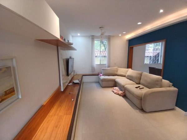 Casa de Alto Padrão à Venda no Campinho | 4 Quartos, Quintal e 3 Vagas