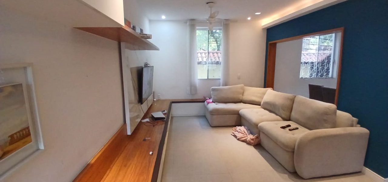 Casa de Alto Padrão à Venda no Campinho | 4 Quartos, Quintal e 3 Vagas